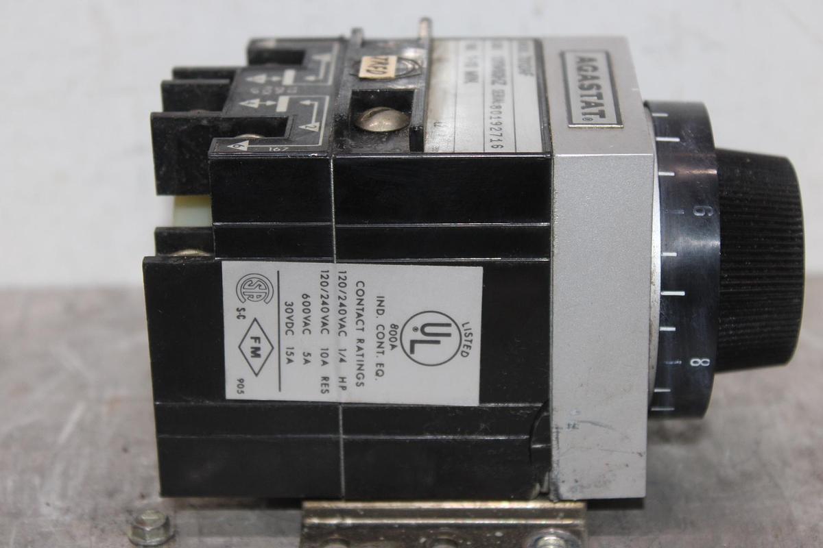 Used AGASTAT TIME DELAY RELAY 7014AE 120 VOLT 30-300 SECOND DELAY