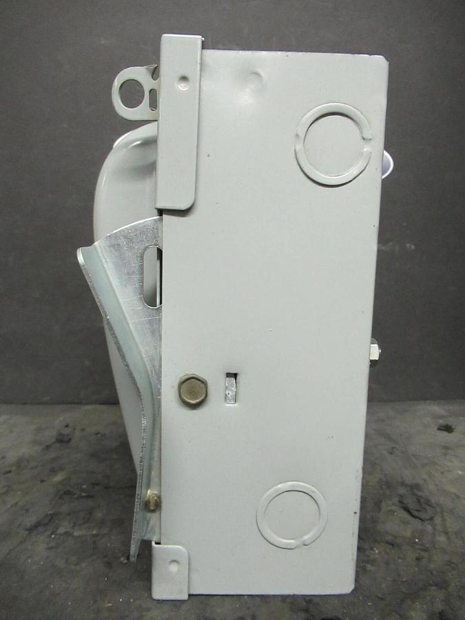 Used SIEMENS ITE 30 AMP 240 VAC HEAVY DUTY DISCONNECT SAFETY SWITCH JU321