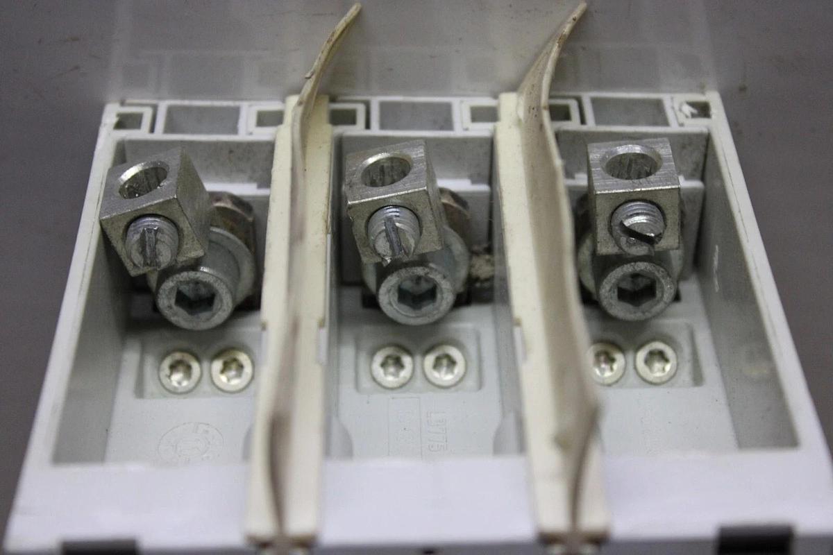 Used ABB CIRCUIT BREAKER SACE T4N-250 250 AMP 600 VOLT 3-POLE W/ OPERATOR