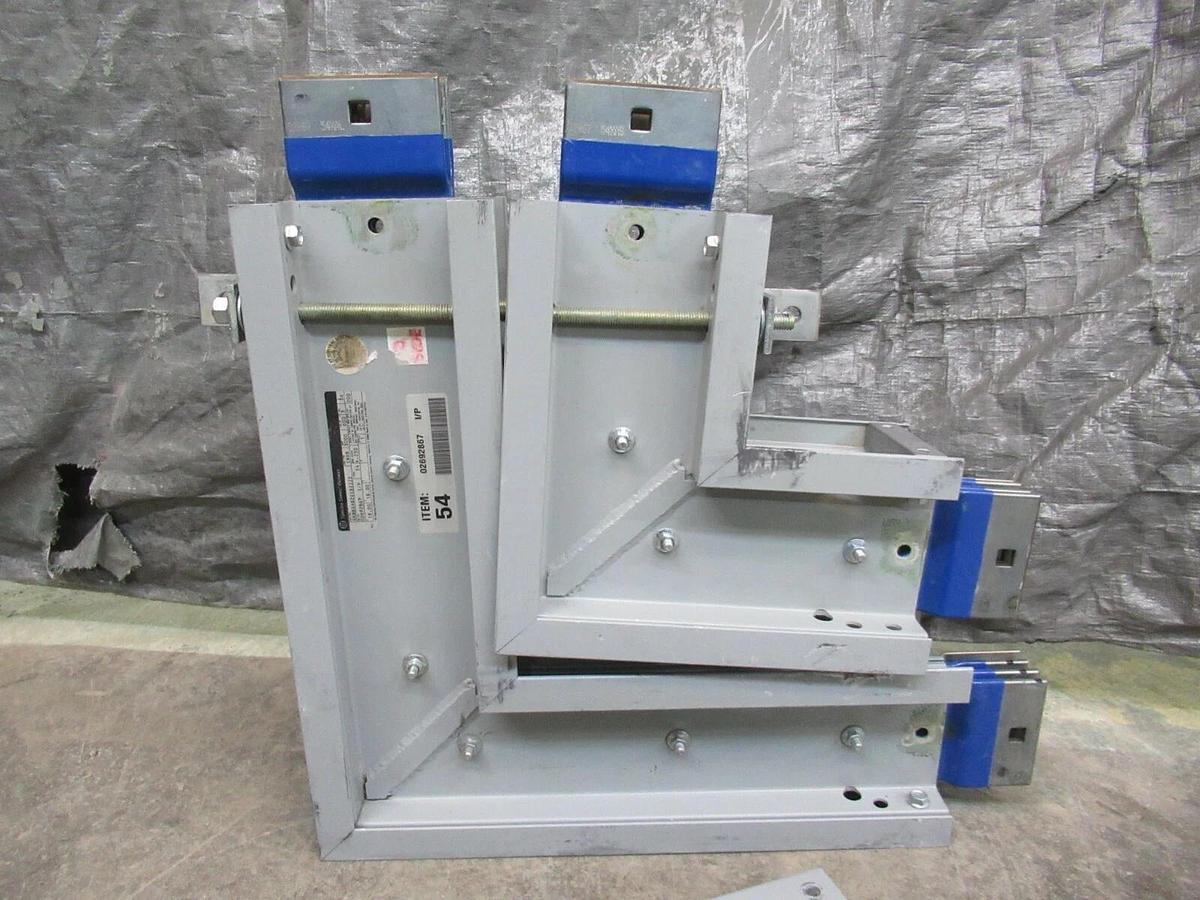 Used 3000 AMP GE SPECTRA SERIES FLATWISE 90° BUSWAY ELBOW 02692867 600 V 3 PH 3 W W/G