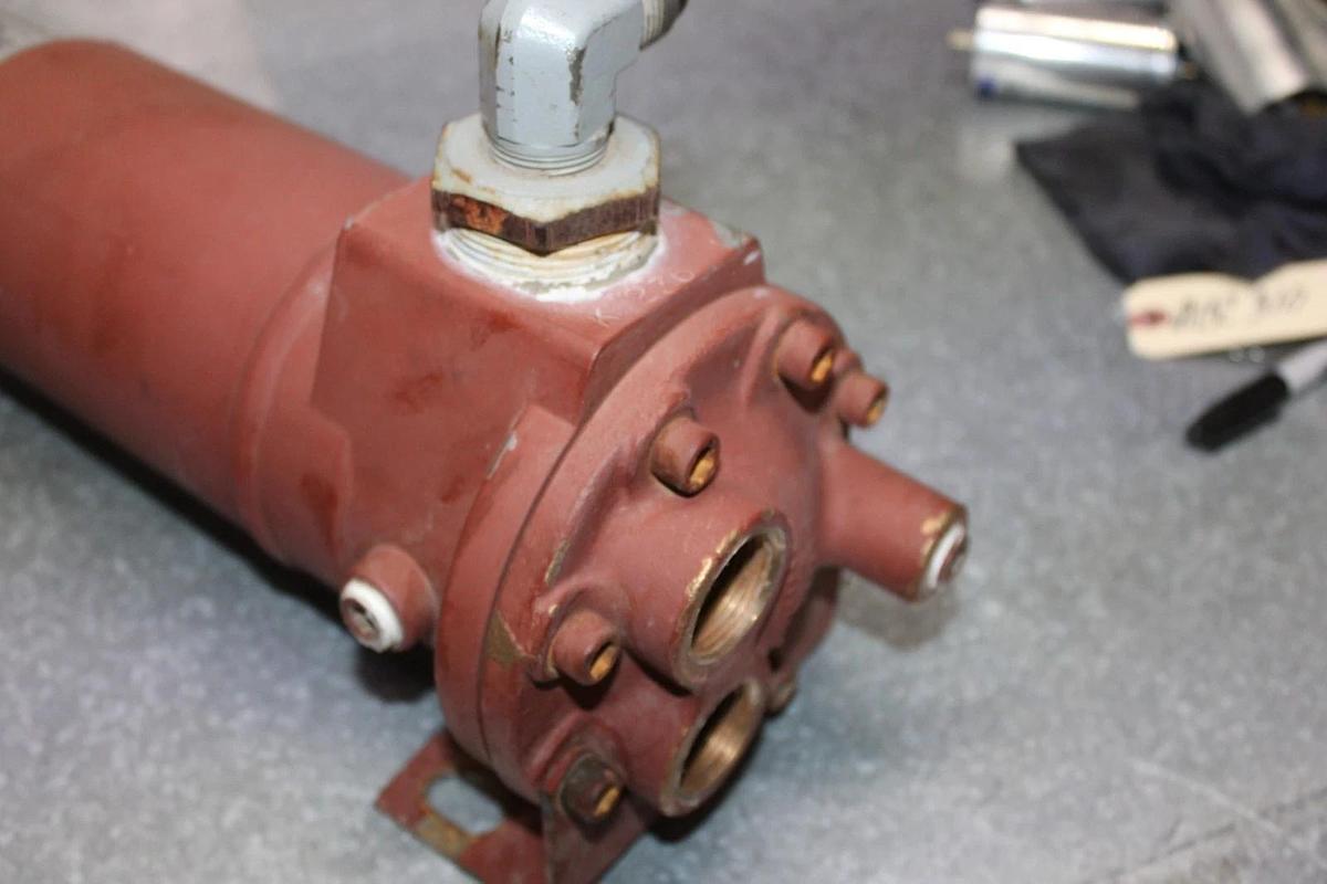 Used API BASCO HEAT EXCHANGER 4-W-24-MAHT-4-P-CP 04024 240 PSIG 400°F 2' X 6"