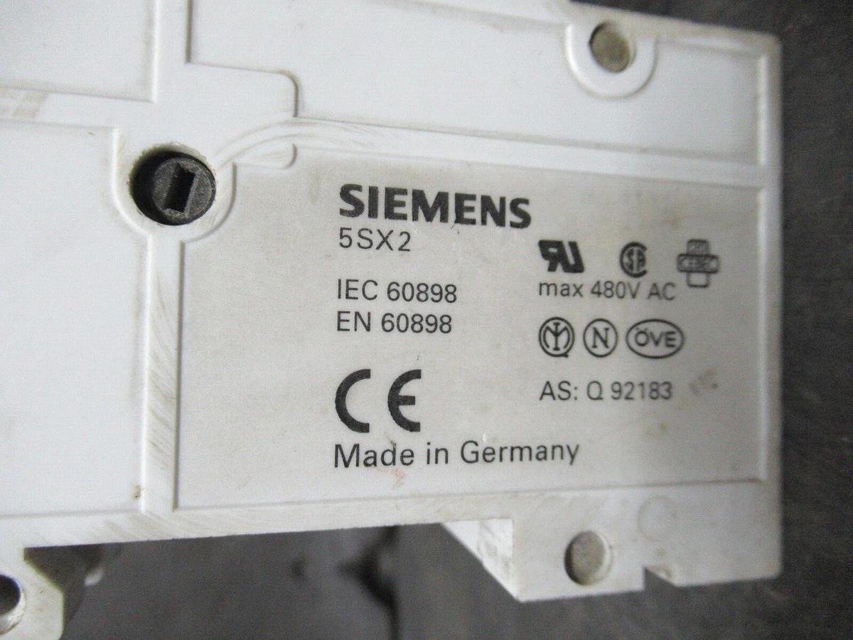 Used SIEMENS CIRCUIT BREAKER 5SX23 C25 25 AMP 480 VAC 3-POLE W/ 5SX9100 AUXILLIARY