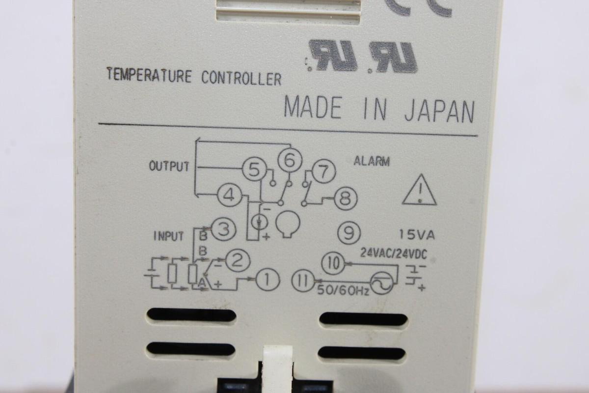 Used FUJI ELECTRIC TEMPERATURE CONTROLLER PXZ4TBY2-1B000 24 VAC 15 VA