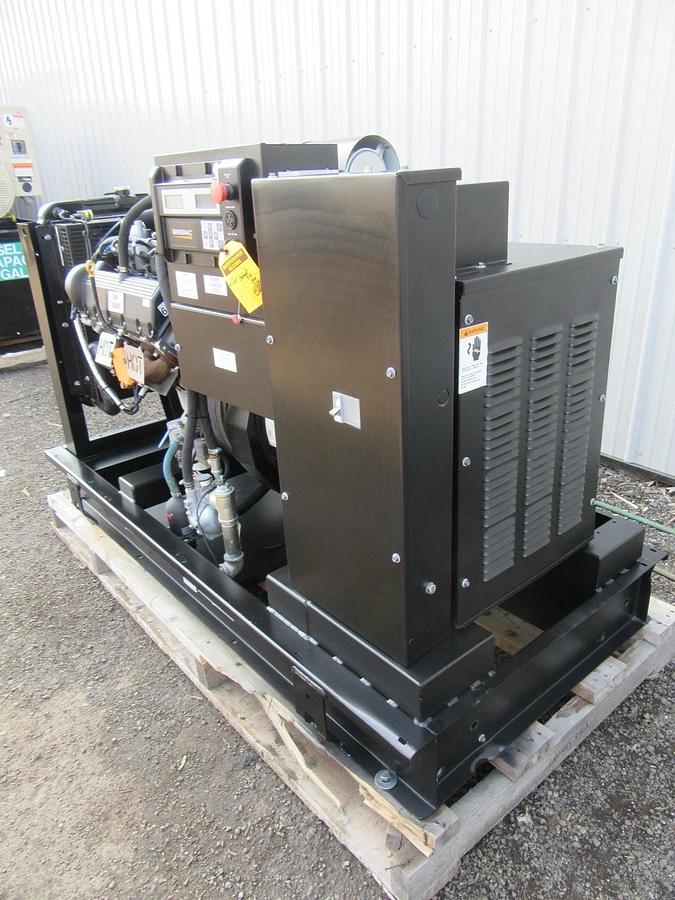 Used 35 KW GENERATOR GENERAC NATURAL GAS LP PROPANE 120/240 V 1 PH 30 KW 40KW 150 HRS