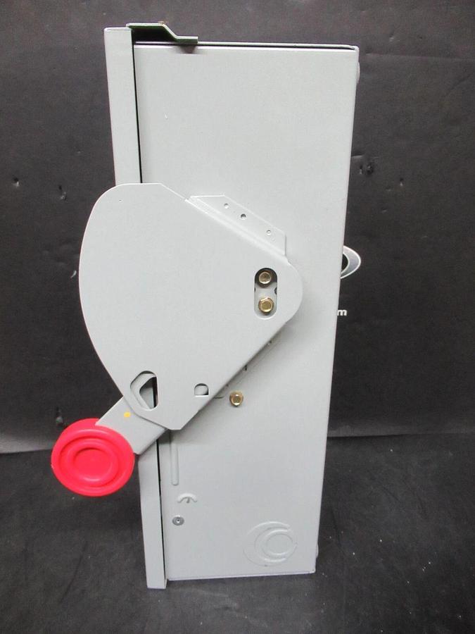 Used EATON HEAVY DUTY SAFETY DISCONNECT DH221FRK 240 VAC 30 AMP 7.5 HP 2-POLE TYPE 3R