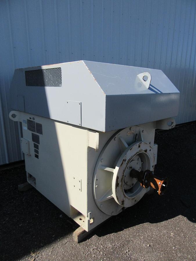 Used 886 HP TECO / YORK INDUCTION MOTOR 4160 V 3 PH 4510 FRAME 3600 RPM 108 FLA 2001