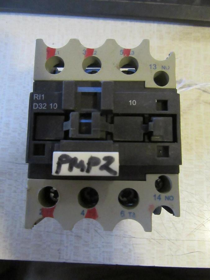 Used RAM INDUSTRIES CONTACTOR 32 AMP RI1D3210 RI1 D32 10 120 VAC COIL 50 / 60 HZ