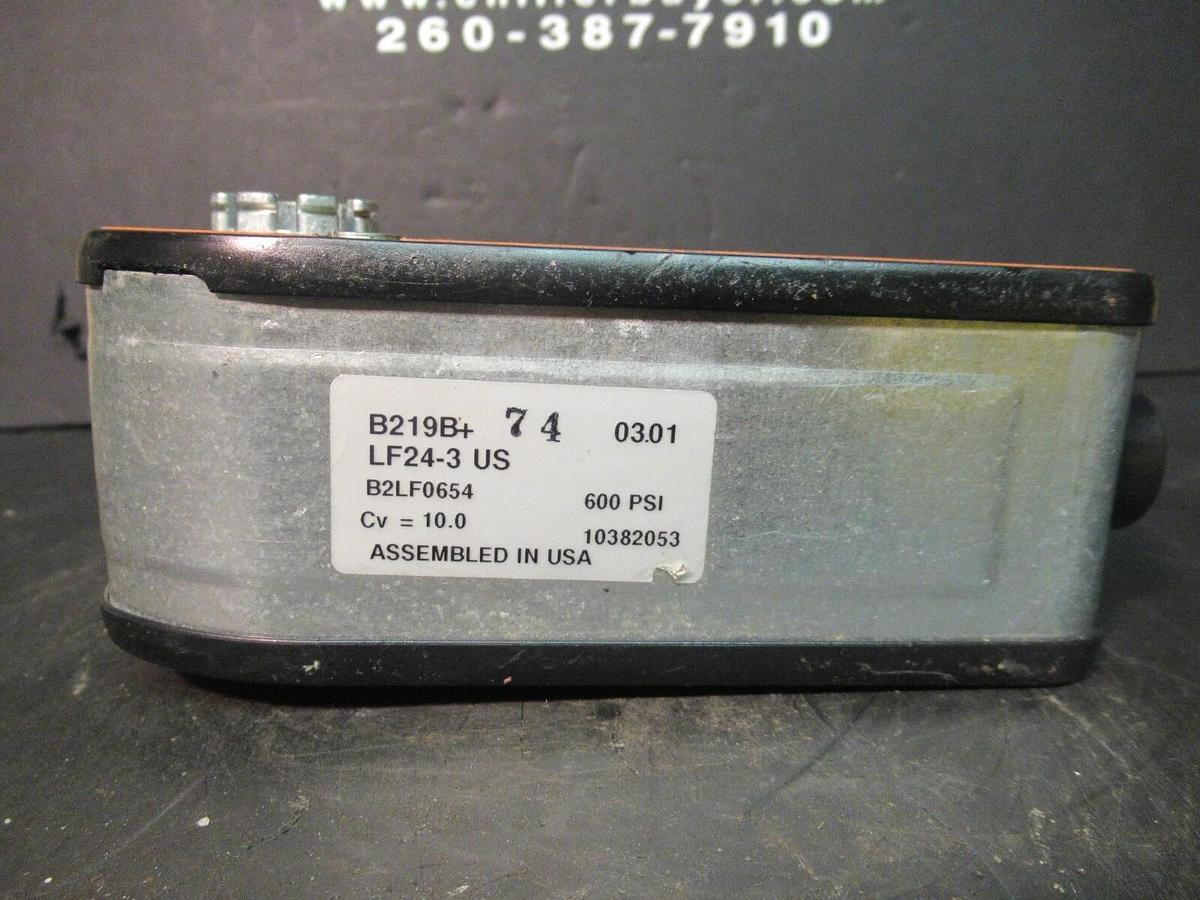 Used BELIMO SPRING RETURN ACTUATOR LF24-3 US 24 VAC/DC 5 VA 2.5 W 150S 20S 35 IN-LB