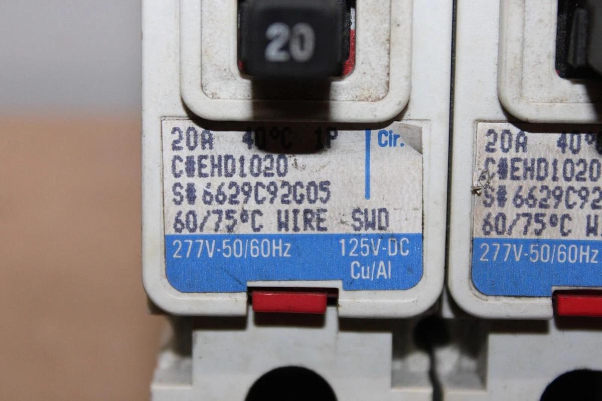 Used LOT OF 3 CUTLER HAMMER EHD1020 20 AMP 277 VAC SINGLE POLE EHD-14K
