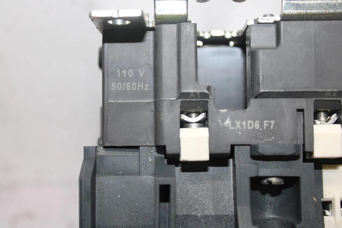 Used SCHNEIDER CONTACTOR LC1D80 110 AMP 600 VAC 60 HP 3-PHASE 3-POLE COIL: 110 VOLT