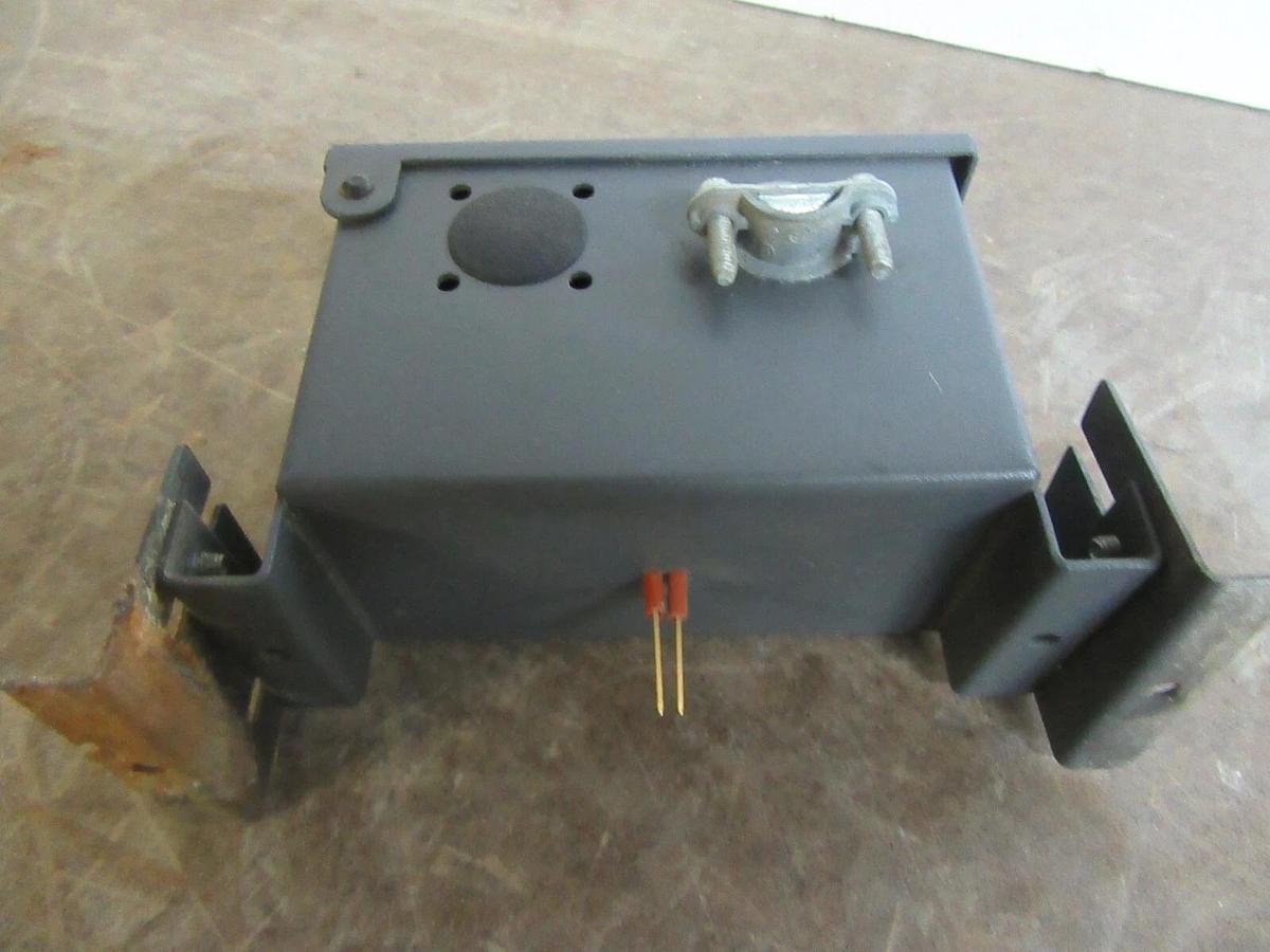 Used LIEBERT LIQUI-TECT POINT SENSOR LT410 24 VAC 0.1 AMP 3 VA TYPE 1 ENCLOSURE