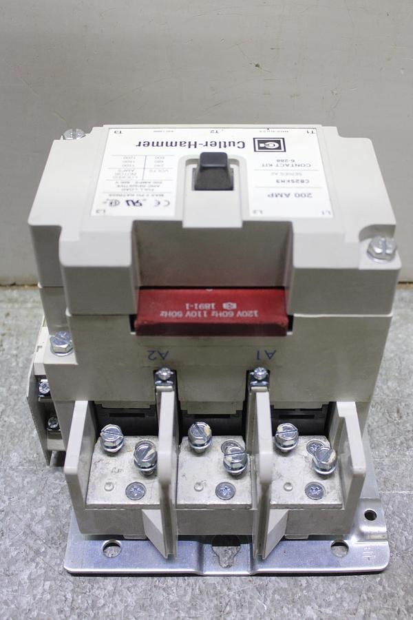 Used CUTLER HAMMER CONTACTOR C825KN10 600 VAC 200 AMP 3-POLE 3-PHASE