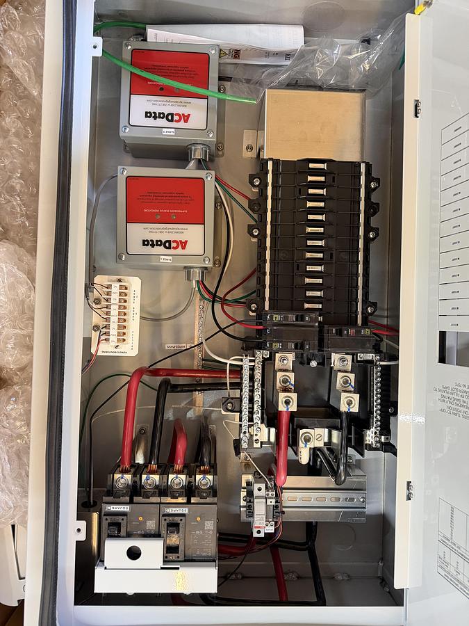 NEW GENERAC AUTOMATIC TRANSFER SWITCH GTS 120/240 VOLT 200 AMP NEMA 3R SERVICE RATED