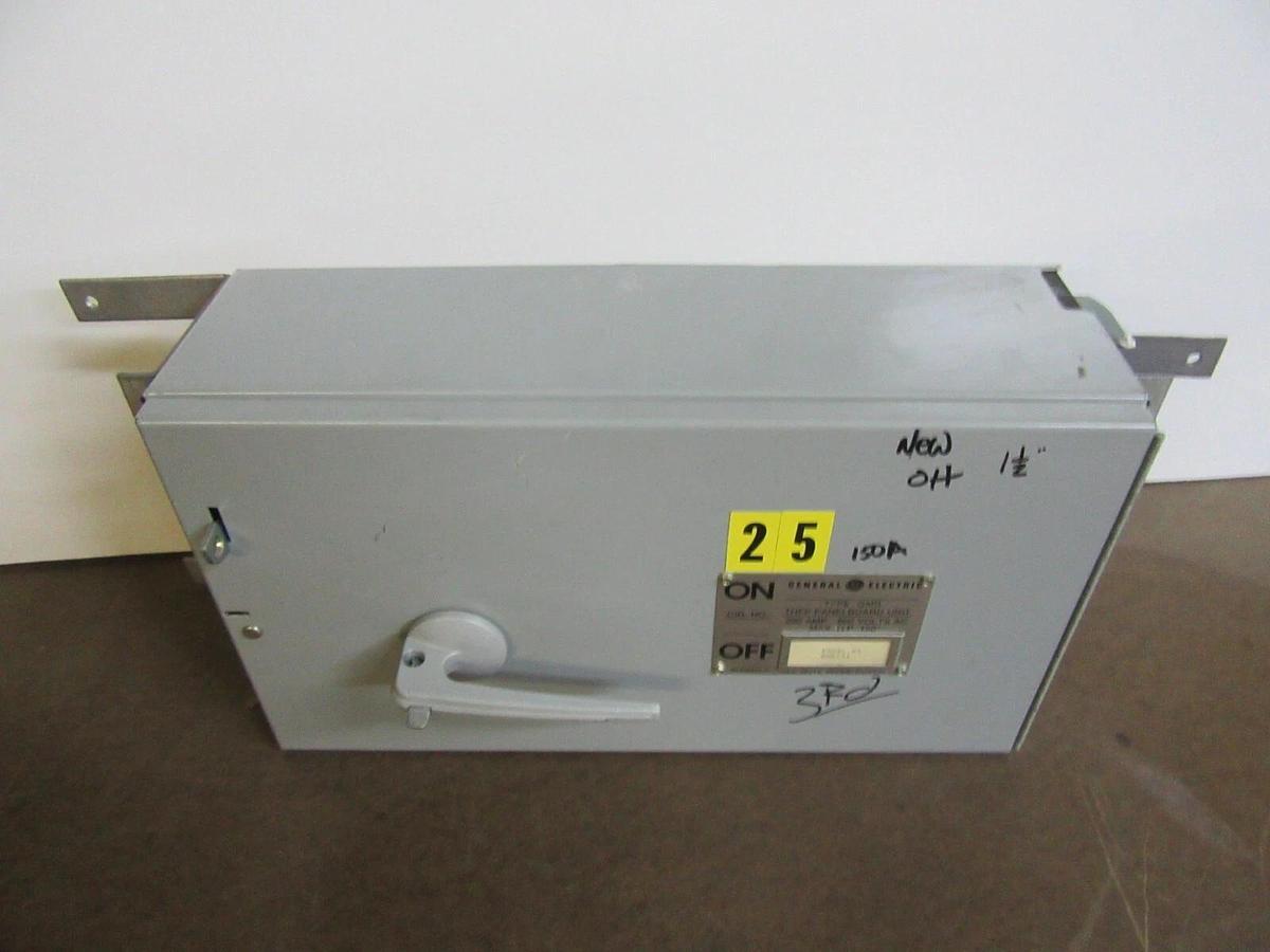 Used GE QMR THFP PANELBOARD THFP364 200 AMP 600 VAC 150 HP W/ SIDE PANELS