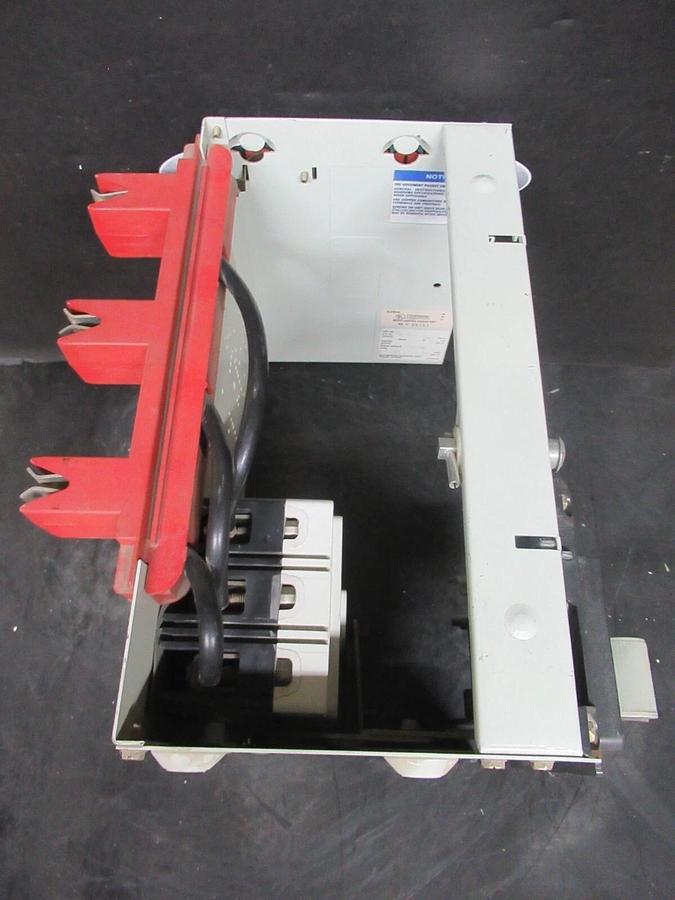 Used CUTLER HAMMER MOTOR CONTROL BUCKET FEEDER MODEL: 2100 12" W/ HFD3040L BREAKER