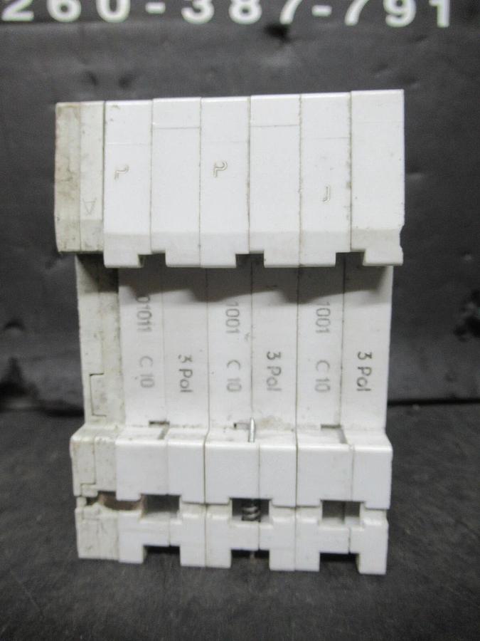 Used SIEMENS CIRCUIT BREAKER 5SX23 C10 10 AMP 480 VAC 3-POLE W/ 5SX9100 AUXILLIARY