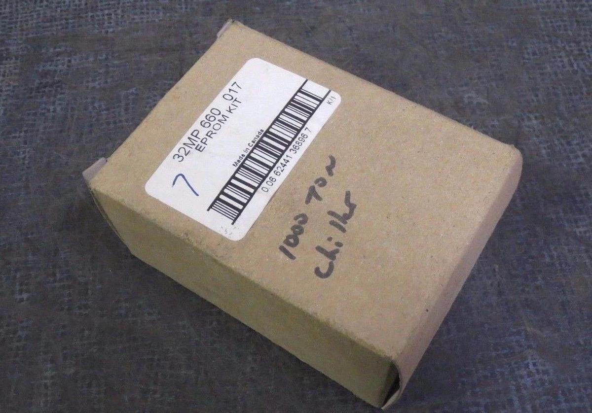 **NEW IN BOX** CARRIER EPROM KIT FOR 1000 TON CHILLER 32MP660017 HK98EZ IC CHIPS