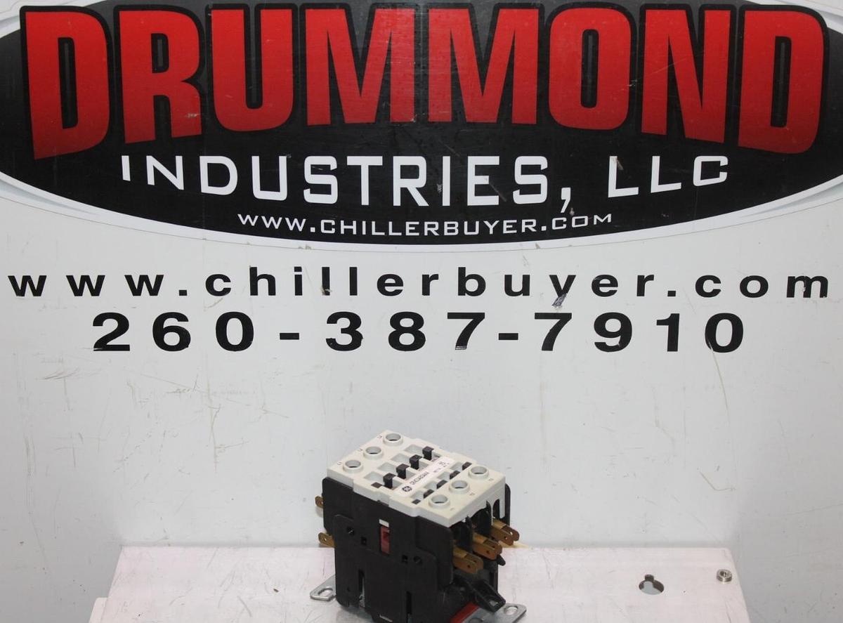 Used GENERAL ELECTRIC CONTACTOR CR453AB3AAA 25 AMP 600 VAC 3-POLE COIL: 110/120V
