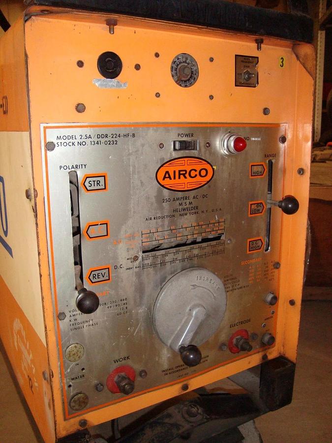 Used AIRCO 250 AMP TIG WELDER HELIWELDER MODEL 2.5A DDR-224-HF-B W/ WHEELS 1341-0232