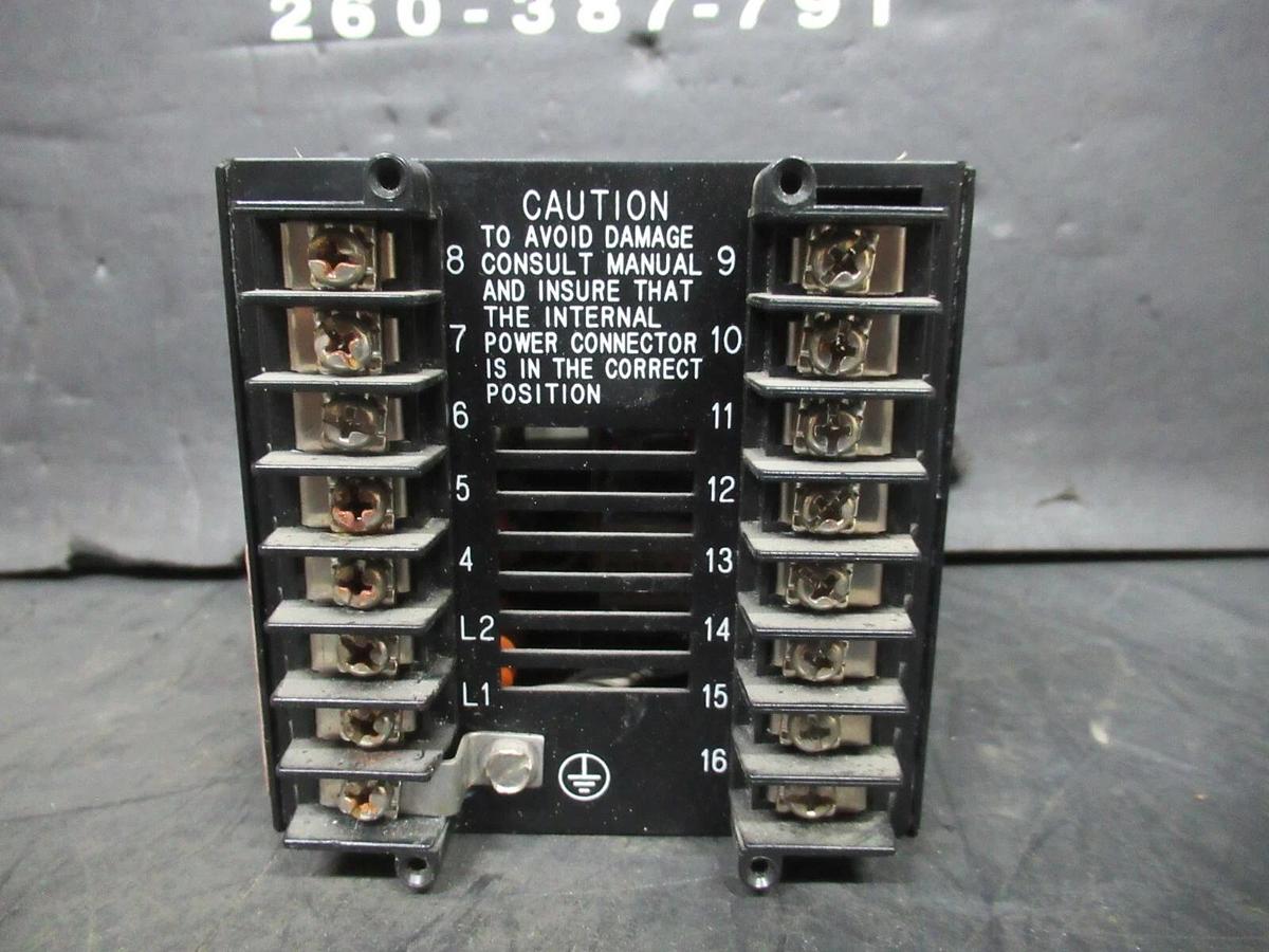 Used HONEYWELL BURNER CONTROL KEYBOARD DISPLAY UDC2000 MINI-PRO DC200C-0-010-1000B0-0