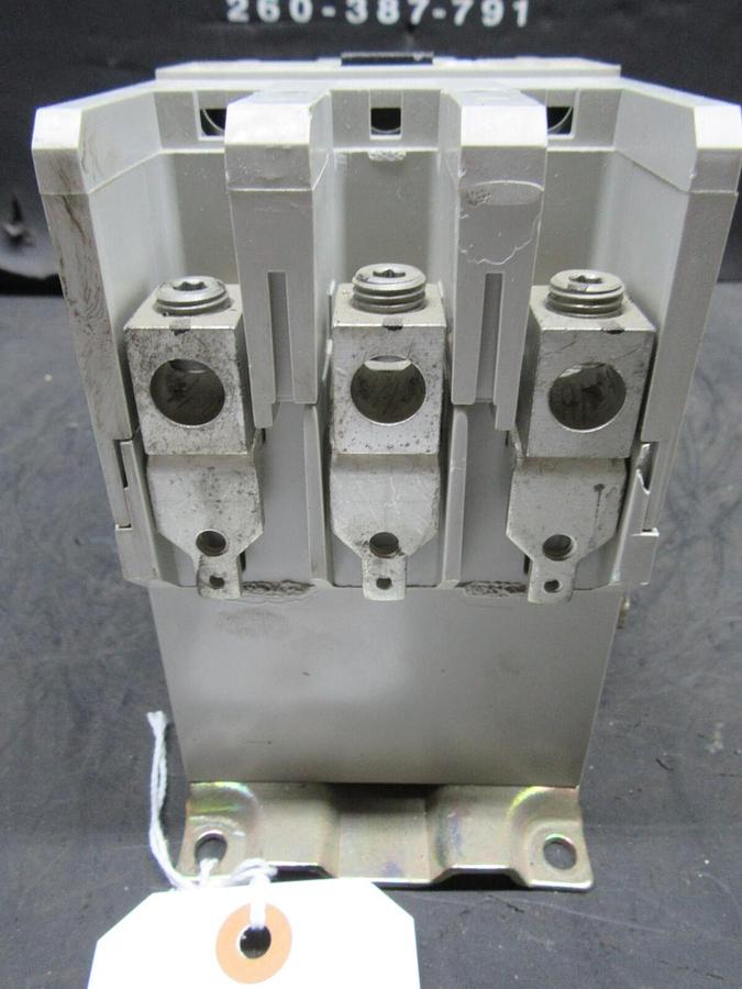 Used CUTLER HAMMER CONTACTOR C25HNE3120 120 AMP 480/600 V SERIES A1 120 V COIL 3 LUGS