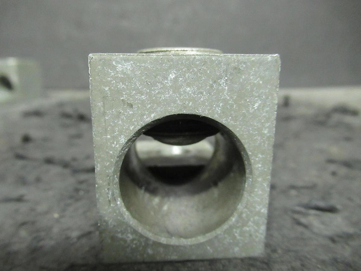 Used (3) QTY ILSCO TA-500-1 (SINGLE) BARREL MECHANICAL CONNECTOR LUG TAP 500 MCM - 4