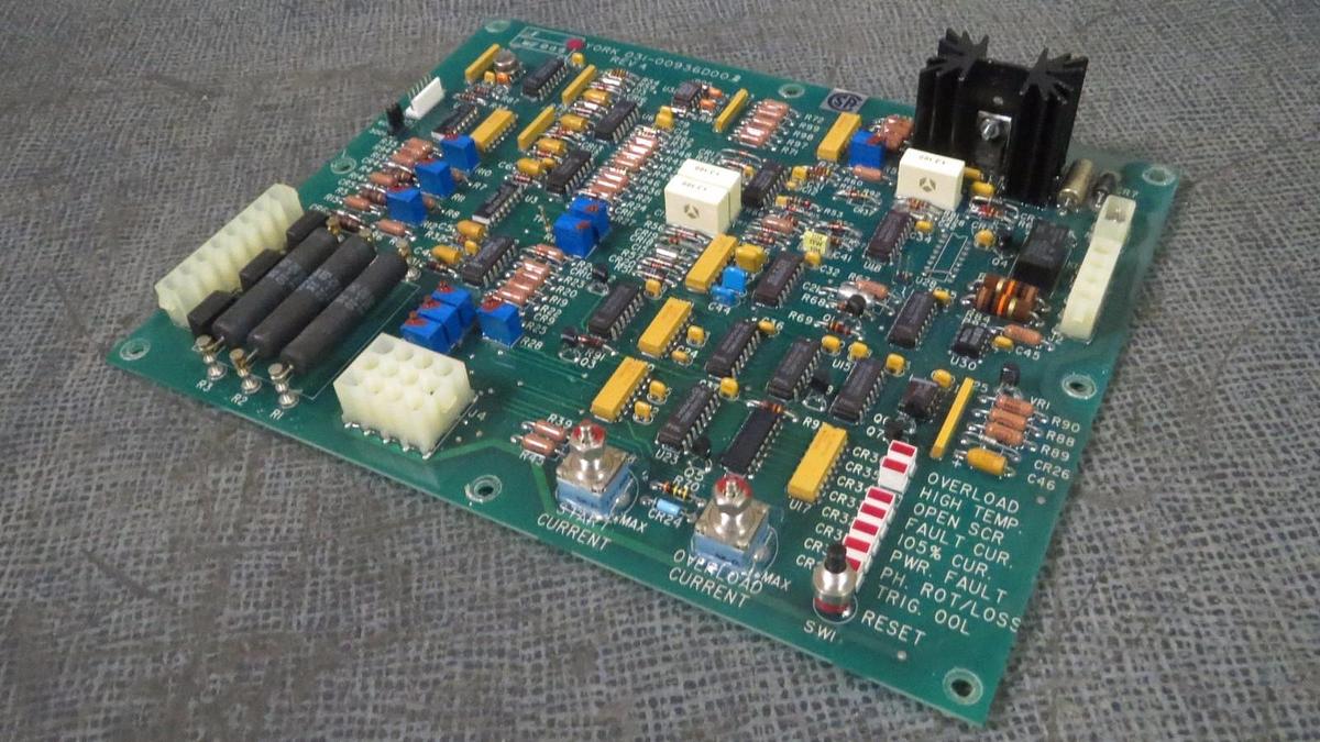 Used YORK LOGIC CONTROL CIRCUIT BOARD MODEL/REVISION: 031-00936D002 REV A