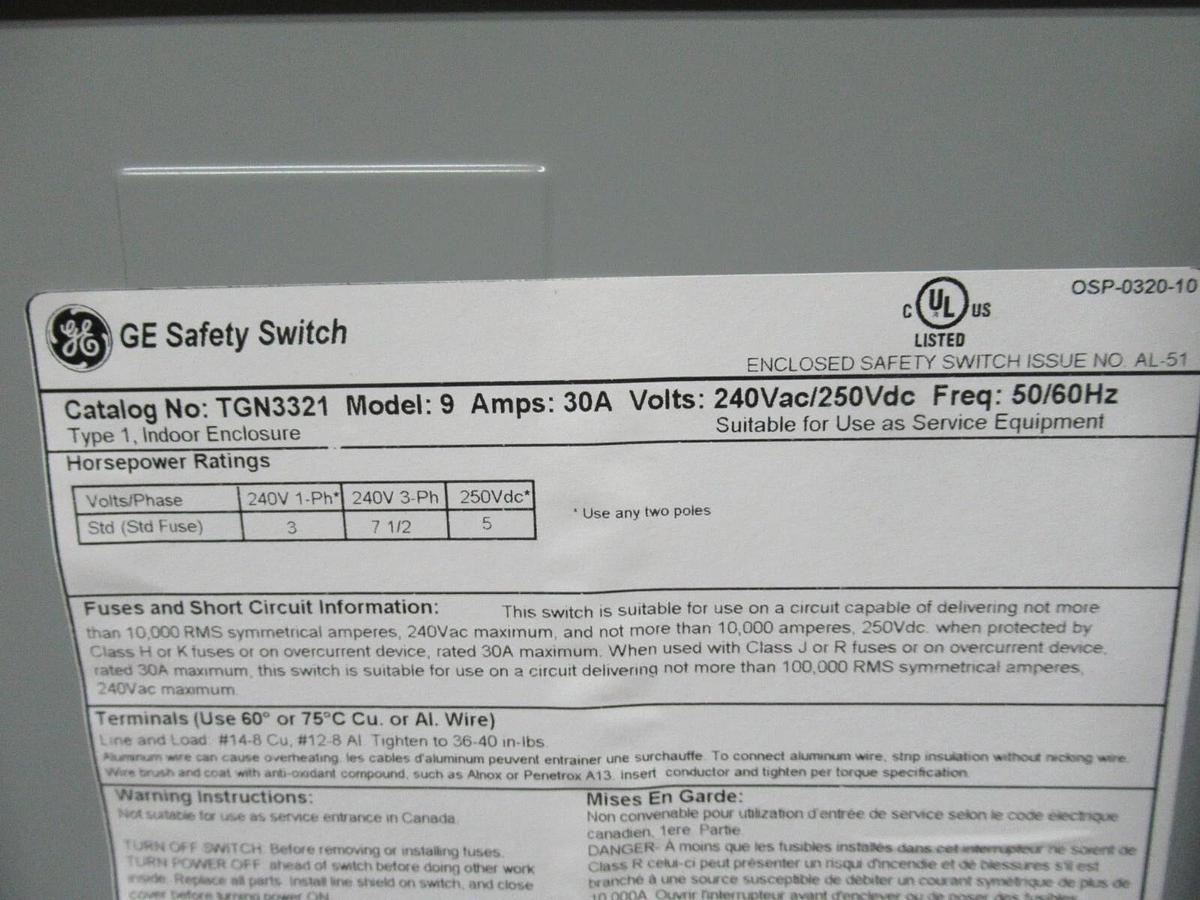 NEW IN BOX GE SAFETY SWITCH TGN3321 30 AMP 240 VAC 7.5 HP 3-POLE TYPE 1 ENCL.