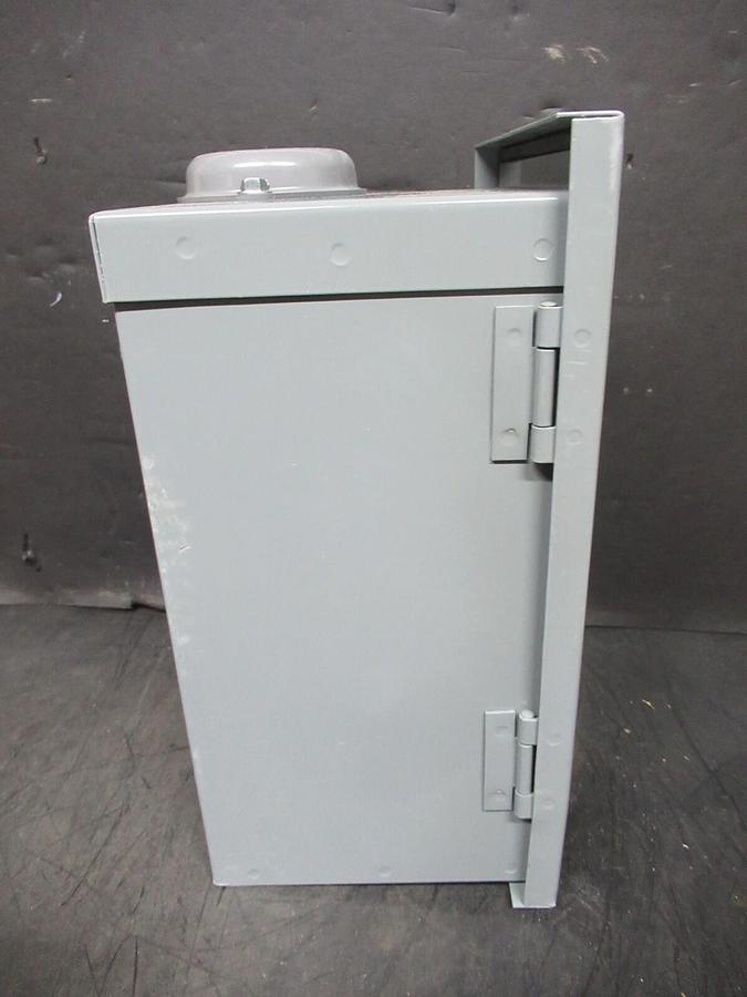 NEW SURPLUS SQUARE D COMBINATION STARTER 8536SCH3V08CF4H30X22 8536SCO3H30 NEMA 1
