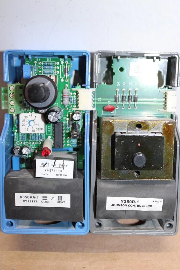 Used JOHNSON CONTROLS TEMPERATURE CONTROL AND POWER MODULE A350AA-1 Y350R-1