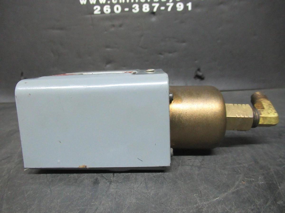 Used JOHNSON CONTROLS PRESSURE CONTROL P70EA-7 240 VAC 16 AMP **WARRANTY**