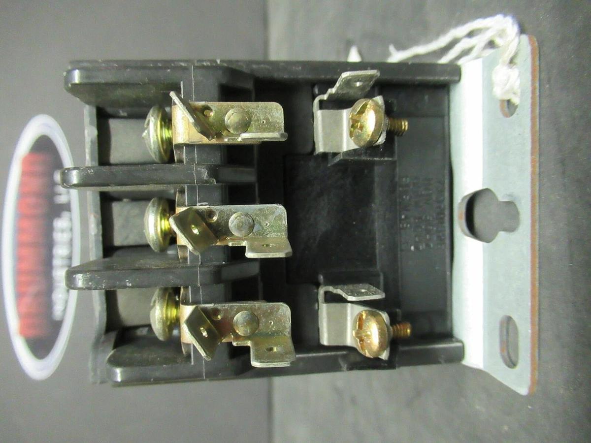 Used FURNAS CONTACTOR 42BF35AFAES 600 VAC 25 AMP 35 AMP/RES 120 VOLT COIL