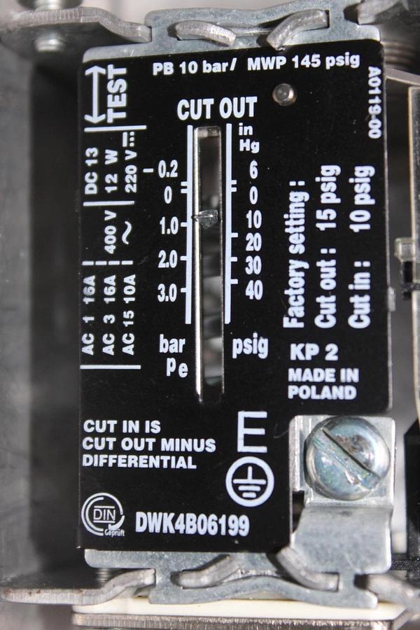 Used DANFOSS DIFFERENTIAL PRESSURE SWITCH X13200305-01 DWK4B06199 400 VAC 16 AMP