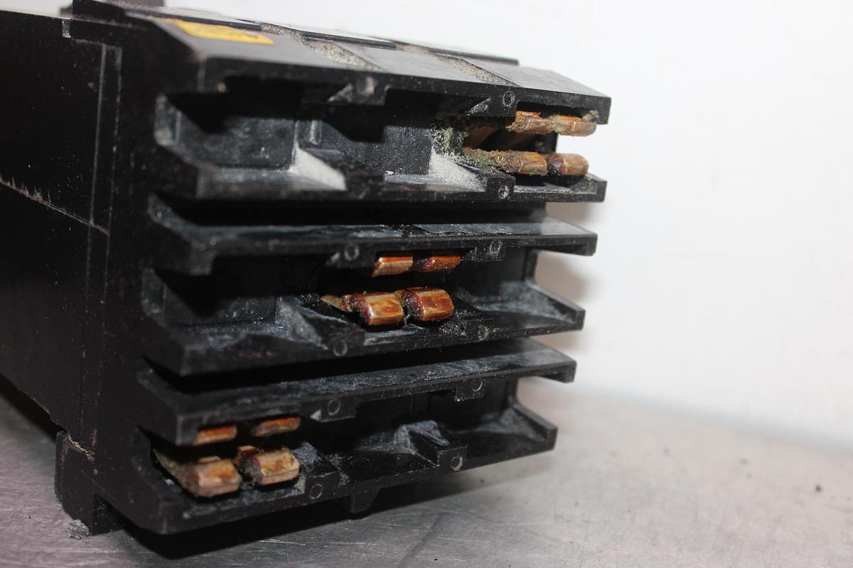 Used SQUARE D I-LINE CIRCUIT BREAKER KC34200 200 AMP 480 VAC 3-POLE