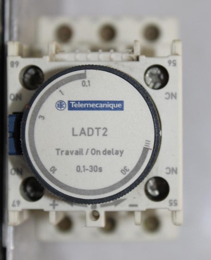 Used TELEMECANIQUE CONTACTOR CAD32 W/ TIME DELAY RELAY LADT2 0.1-30 SECOND DELAY