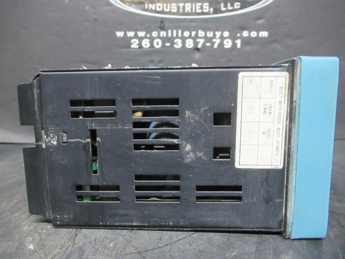 Used HONEYWELL BURNER CONTROL KEYBOARD DISPLAY UDC3300 DC330B-C0-003-21-000000-00-0