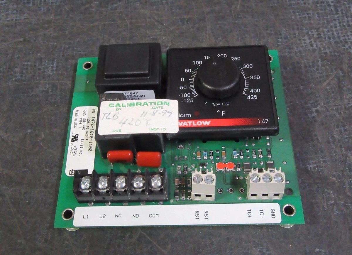 Used WATLOW TEMPERATURE CONTROLLER 120 VAC -125 TO 425°F   MODEL: 147E-1610-1100