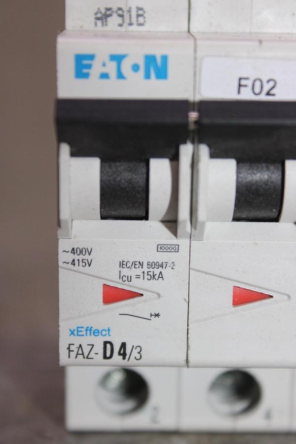 Used CARRIER ACTUATOR XU-348-0-0-1 HF26BB030 0.95 AMP 115 VOLT 50/60 HZ 50 WATT
