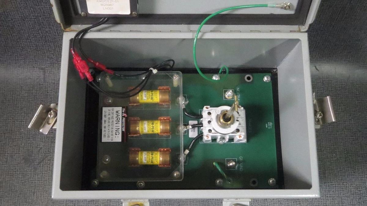 Used INNOVATIVE TECHNOLOGIES INC - LSPE SURGE PROTECTOR 120/240V # LSPE-3D 120/240CD