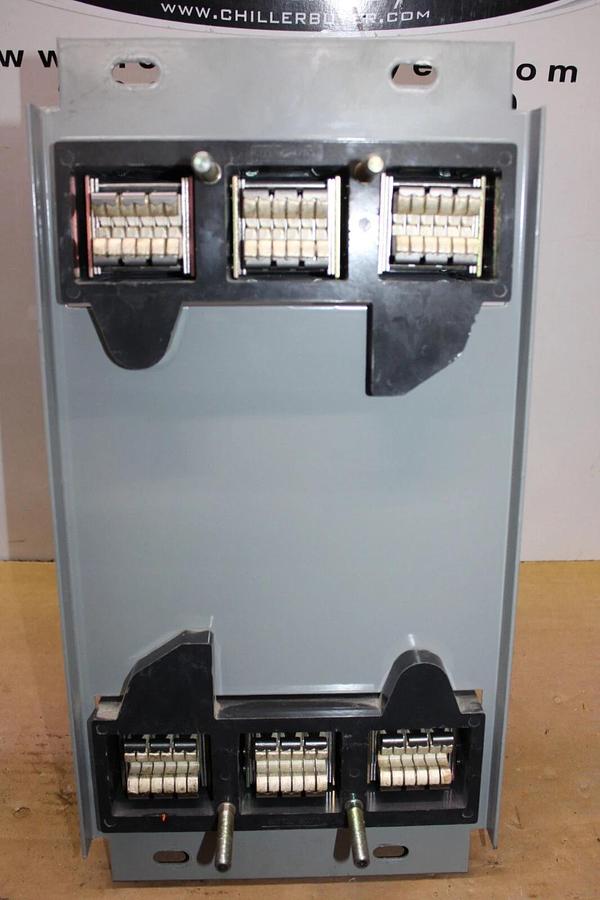 Used SIEMENS BREAKER MOUNT PL9699 PC5666 PLUG-IN ADAPTER 1200 AMP 600 VAC