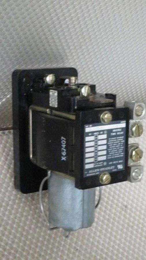 Used ALLEN BRADLEY INVERSE TIME RELAY 600 VAC MODEL 810-NX45