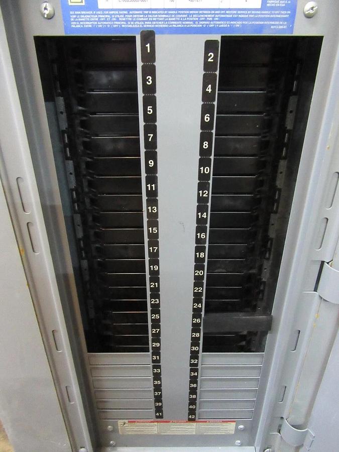 Used 100 AMP SQUARE D EDB / NF PANELBOARD PANEL MAIN LUG MLO 3 PH 4 W 600 / 480 V E1