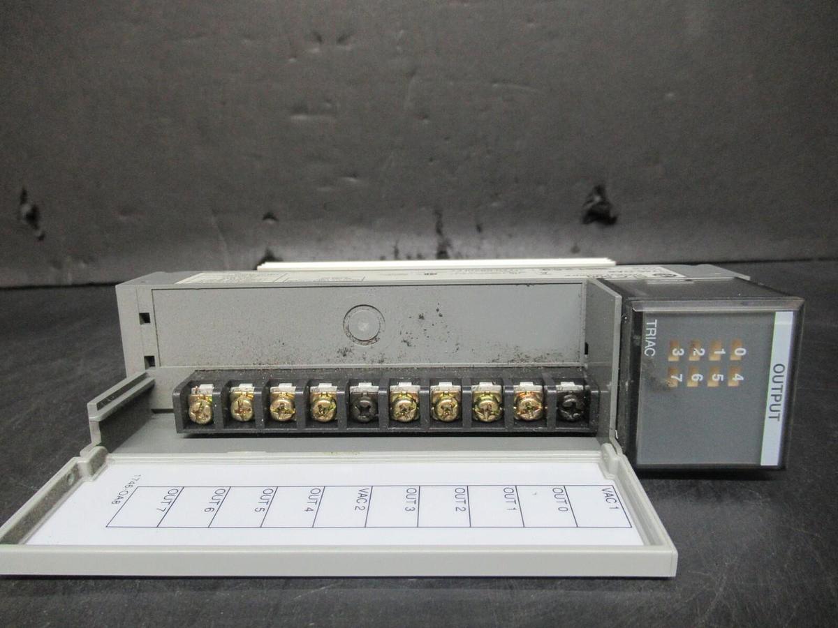 Used ALLEN BRADLEY SLC-500 OUTPUT MODULE 1746-OA8 SER. A 1 AMP 240 VAC C-8730-4251