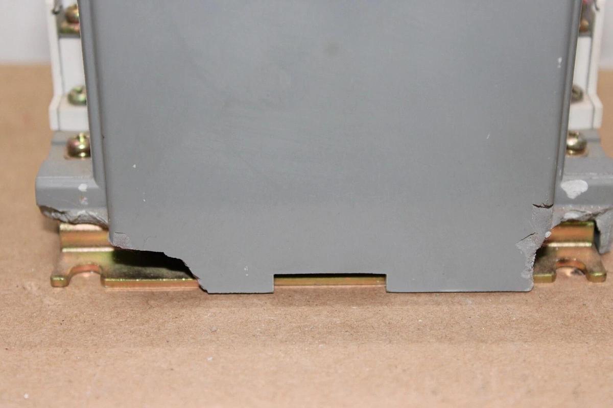 Used BENSHAW CONTACTOR RSC-150 NEMA 4 210 AMP 600 VAC 3-POLE COIL: 100-240 VAC