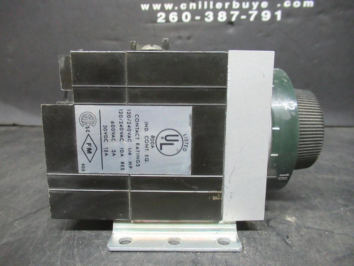 Used AGASTAT TIME DELAY RELAY 3-30 MINUTES 7012OH 24 VDC VOIL 600 VAC 10 AMP