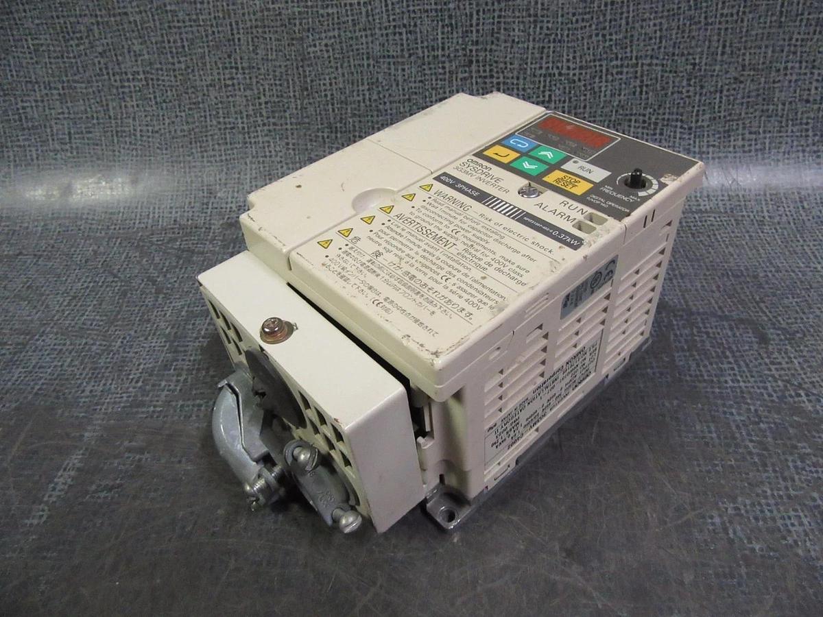 Used OMRON SYSDRIVE INVERTOR 3G3MV-C4002 380-460 VOLT / 0-460 VOLT 0-400HZ