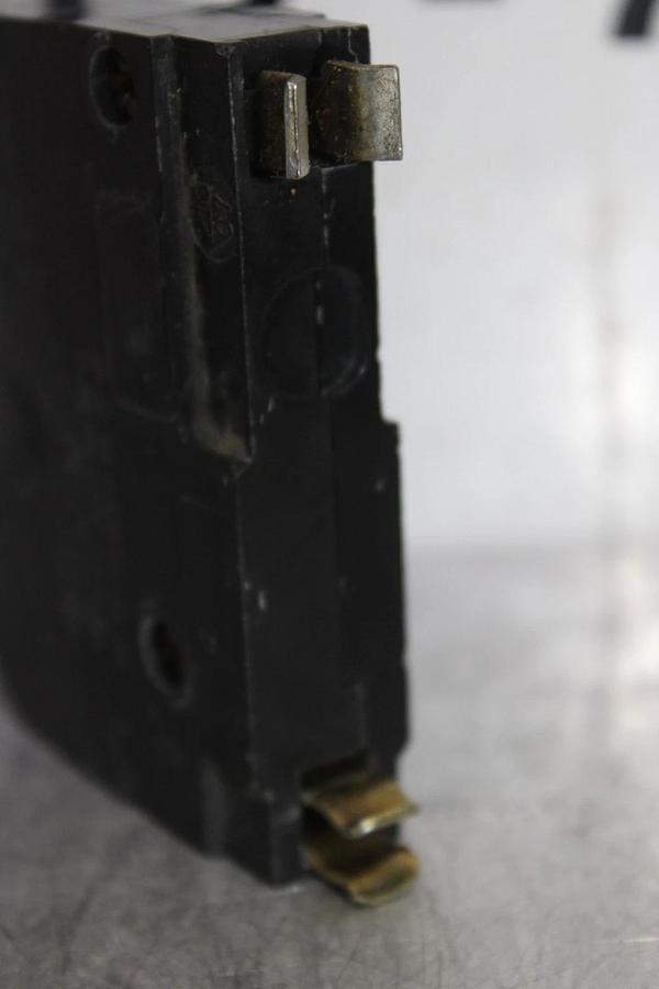 Used SQUARE D SINGLE POLE QO CIRCUIT BREAKER DP-3935 QO12025 25 AMP 240 VAC 1-POLE