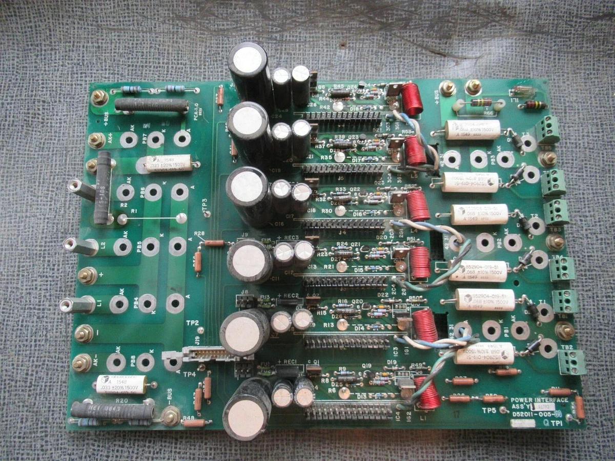 Used SQUARE D POWER INTERFACE CIRCUIT BOARD D52011-005-51  **WARRANTY INCLUDED**