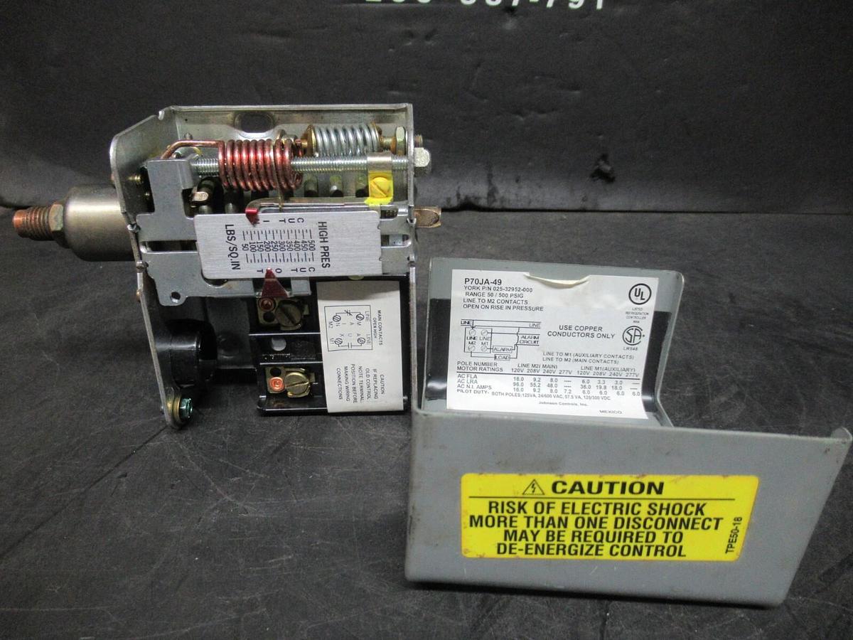 Used JOHNSON CONTROLS PRESSURE CONTROL P70JA-49 600 VAC 16 AMP 50/500 PSIG