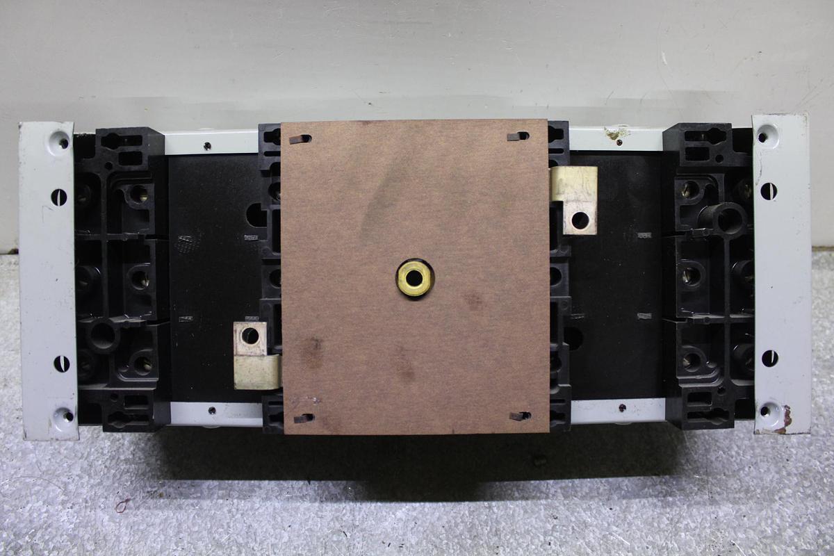 Used ITE TWIN VACU-BREAK FUSIBLE PANELBOARD SWITCH V7E3611 600V 30A